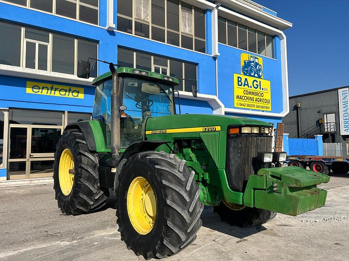 Usato John Deere 8200-CAMBIO NUOVO E MOTORE REVISIONATO