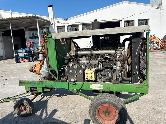 Usato Gruppo motopompa Andreasi-motore Fiat 150 cv