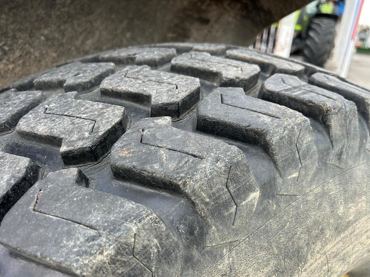 Usato John deere 4600 con caricatore JD460-no accessori-no libretto