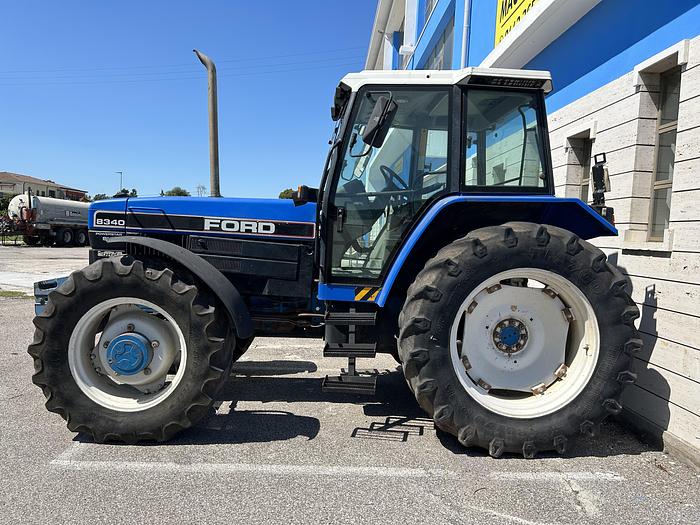 Usato New Holland Ford 8340-40km- traino freni aria 200q