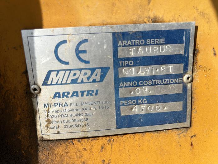 Usato Aratro quadrivomere Mipra modello Taurus