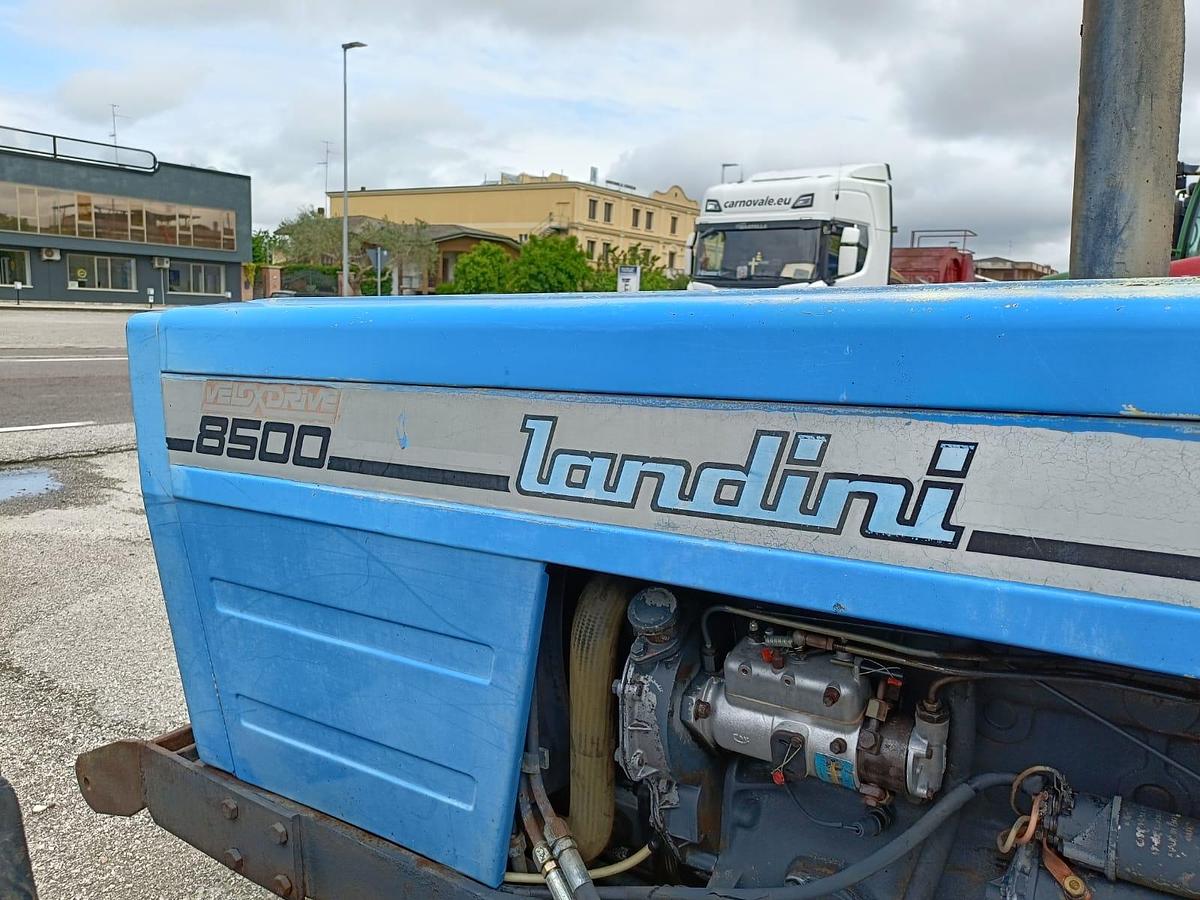 Usato Landini 8500- idroguida e distributori idraulici