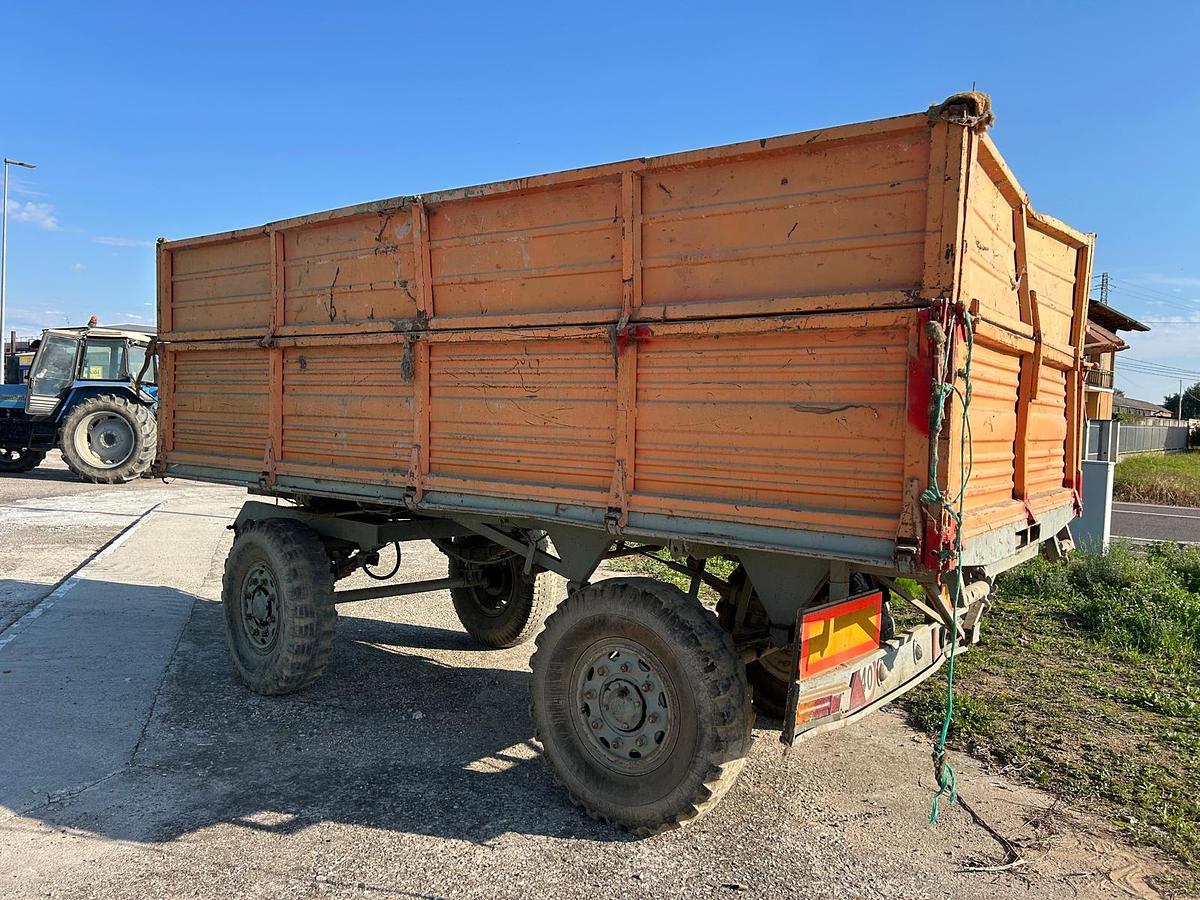 Usato Rimorchio agricolo Artigiano- 50q- targa e libretto