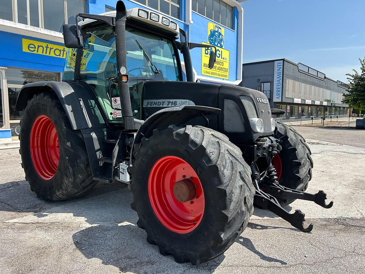 Usato Fendt 716- sollevatore anteriore