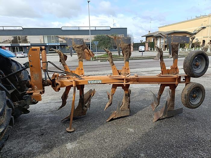 Usato Aratro trivomere marca Mipra