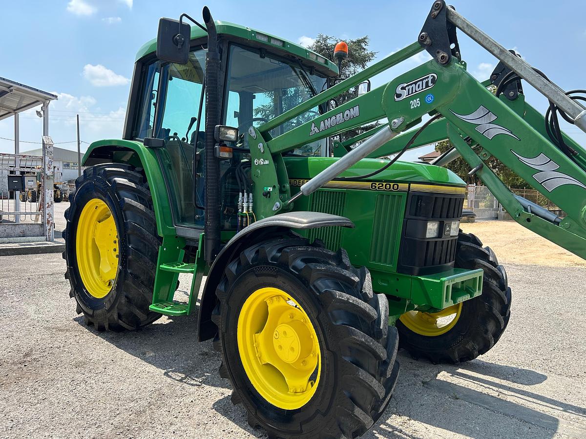 Usato John Deere 6200 AS- caricatore Angeloni con benna
