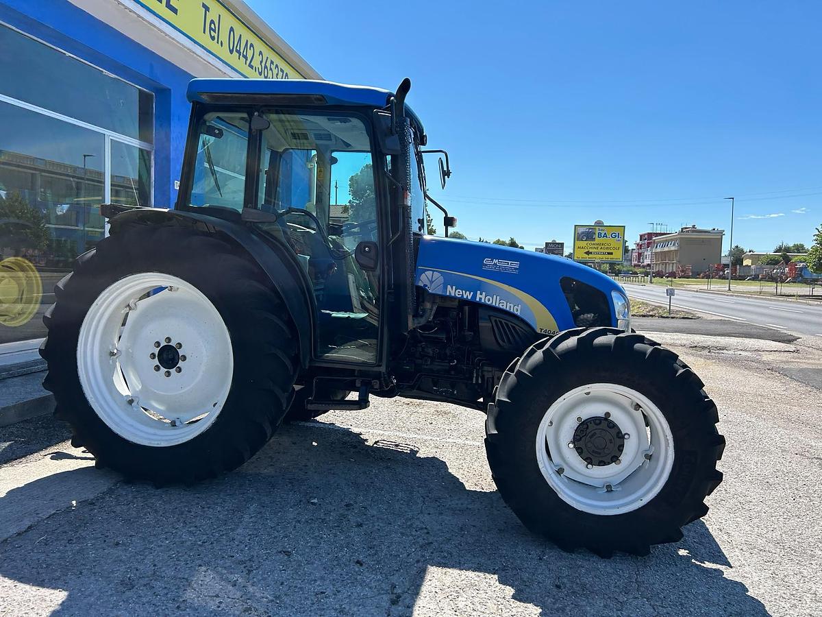 Usato new holland T 4040- freni olio 140q