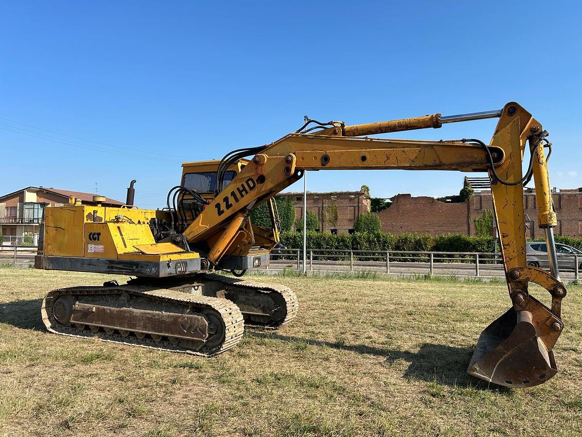 Usato Escavatore Laltesi 221 HD con benna da fossi- tara 130 q