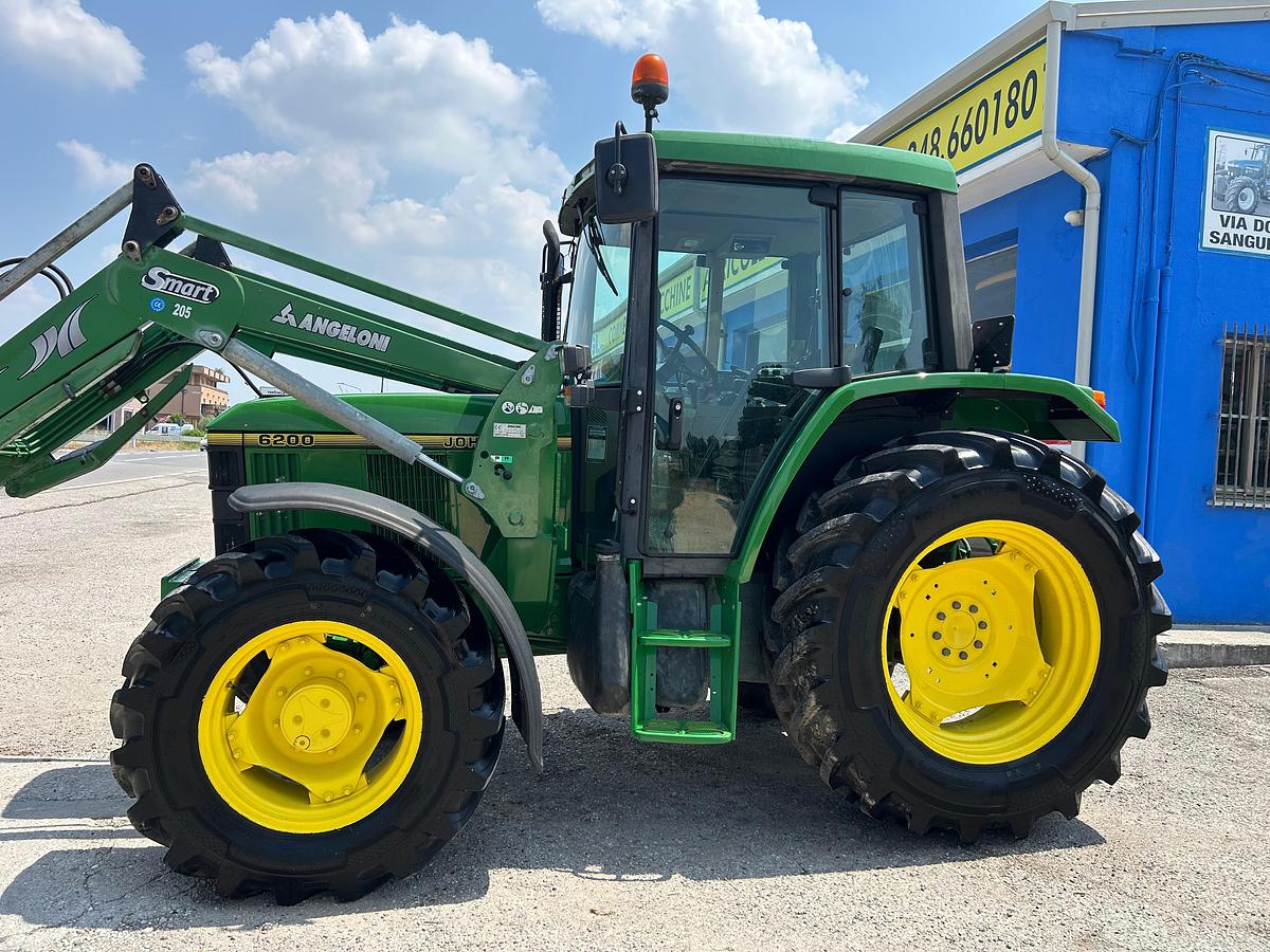 Usato John Deere 6200 AS- caricatore Angeloni con benna