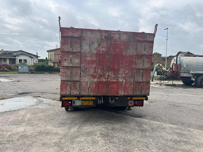 Usato Pianale agricolo 3 assi Bertoja- portata 165q