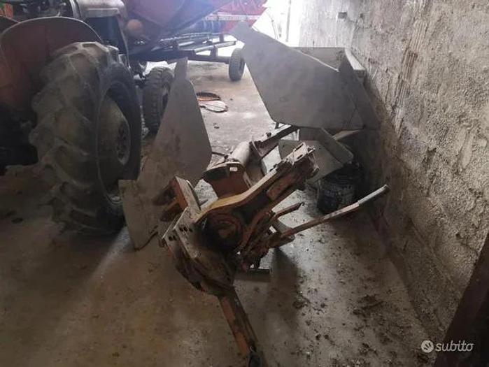 Usato Aratro monovomere Balzani