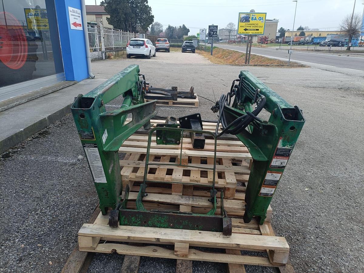 Usato caricatore John Deere JD460