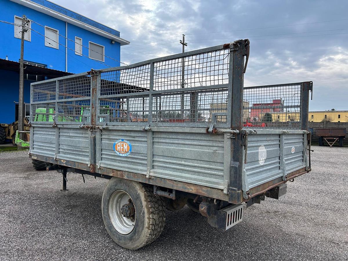 Usato Rimorchio agricolo 1 asse Rem- trilaterale- 60q