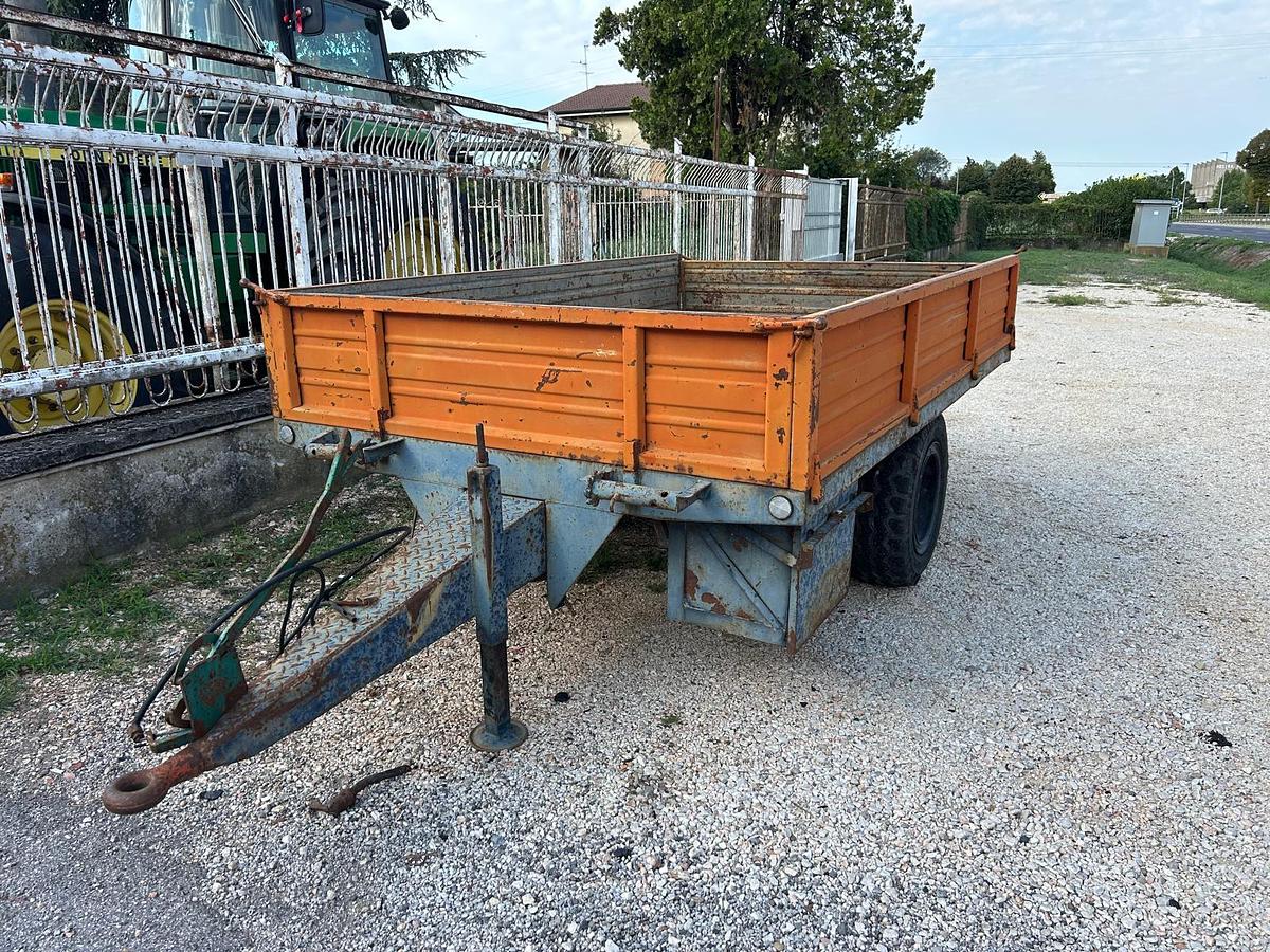Usato rimorchietto Mutti ad un asse- 35q