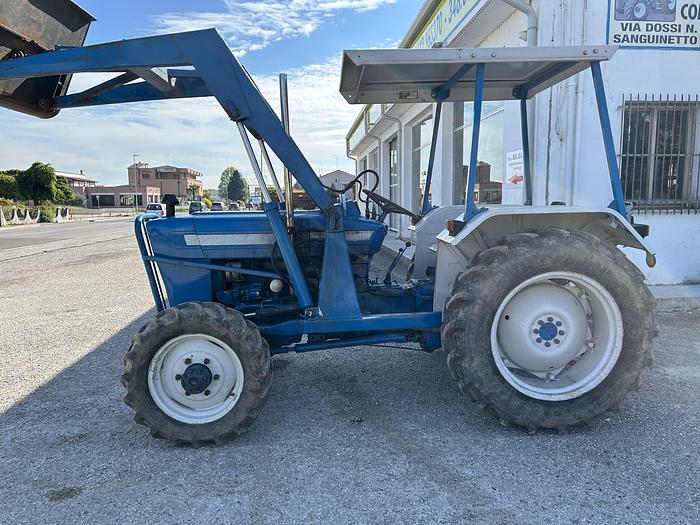 Usato Ford 2600 caricatore-idroguida- CV 45-3 cilindri