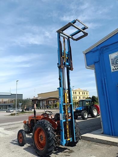 Usato Fiat 411 R con muletto e sollevatore