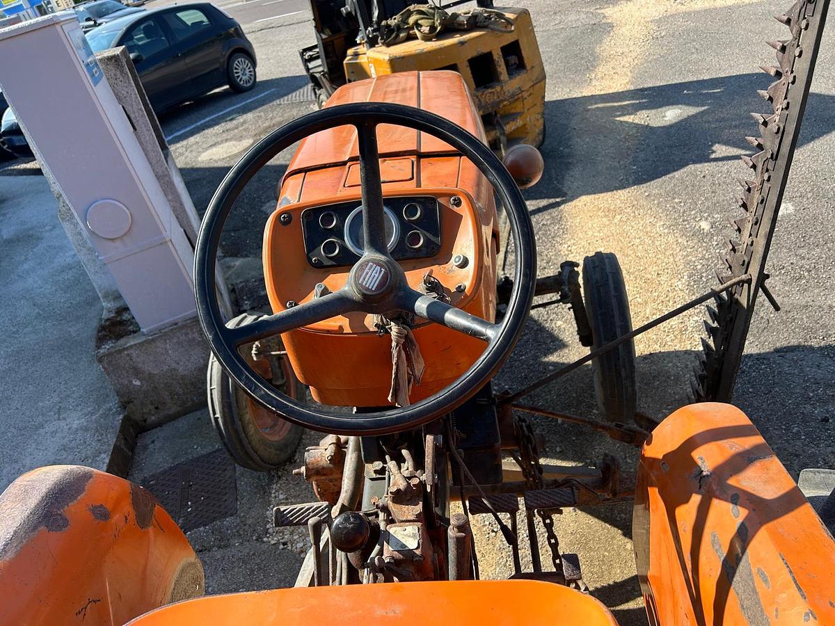 Usato Fiat 300 con barra falciante