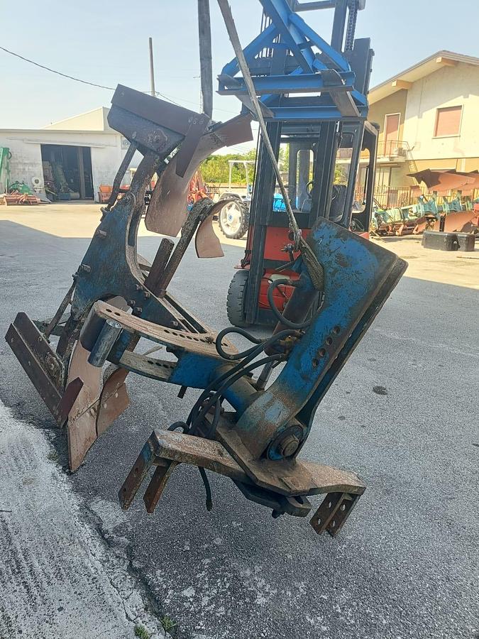 Usato aratro monovomere idraulico