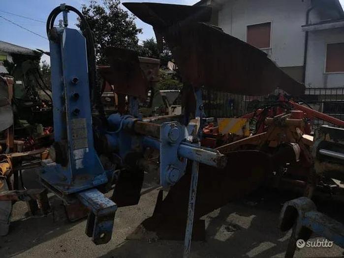 Usato Aratro monovomere Annovi