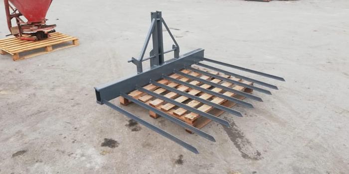 Usato Forconi vari per trattore agricolo