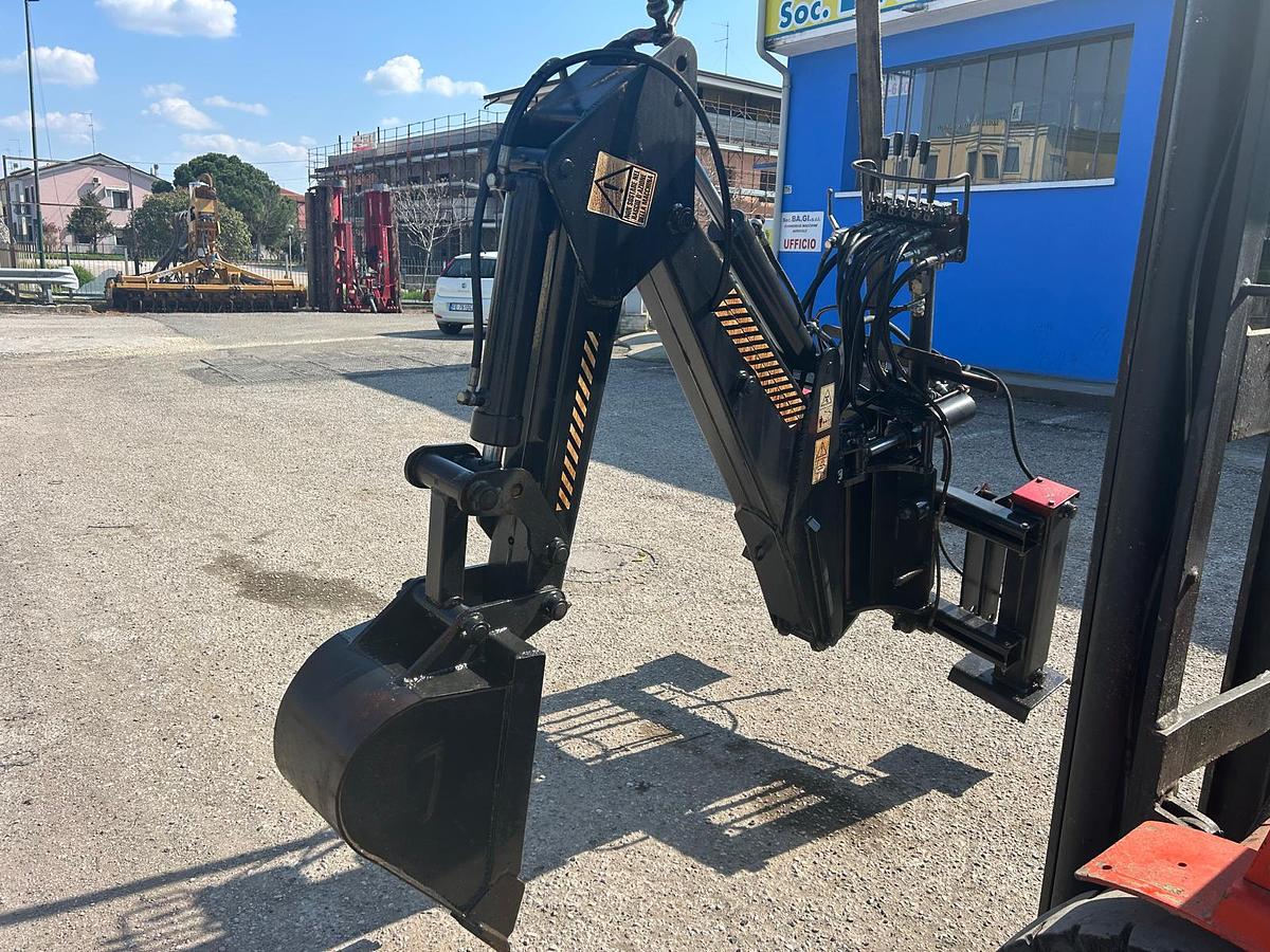 Usato escavatore per trattore agricolo con attacco al 3 punto