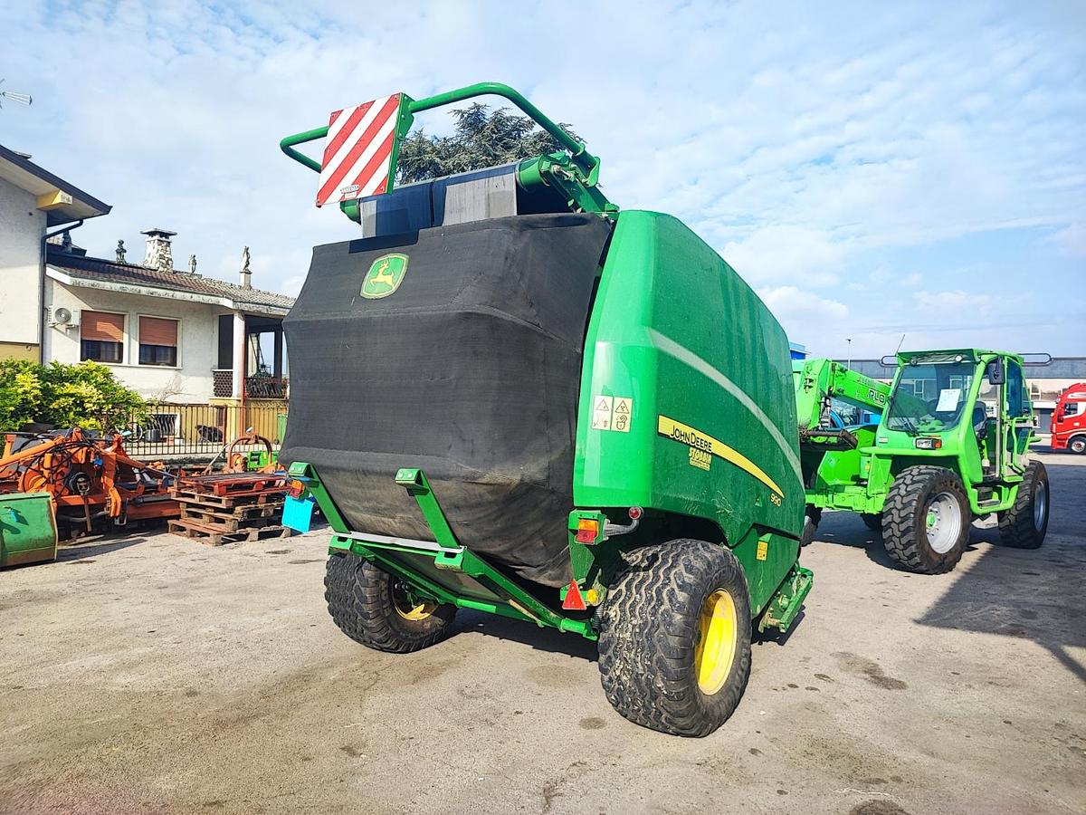 Usato Rotopressa John Deere 990 come nuova