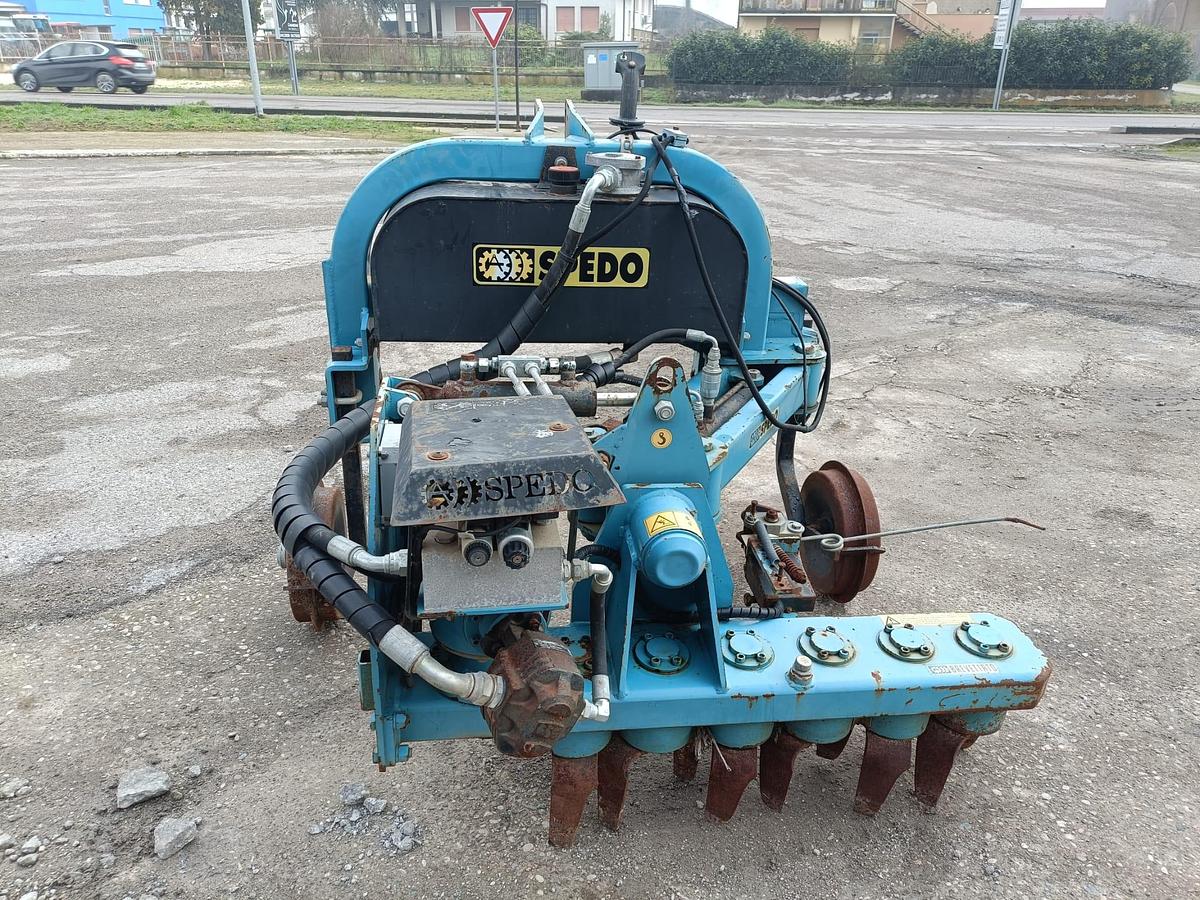 Usato scalzatore interfilare Spedo con erpice rotante