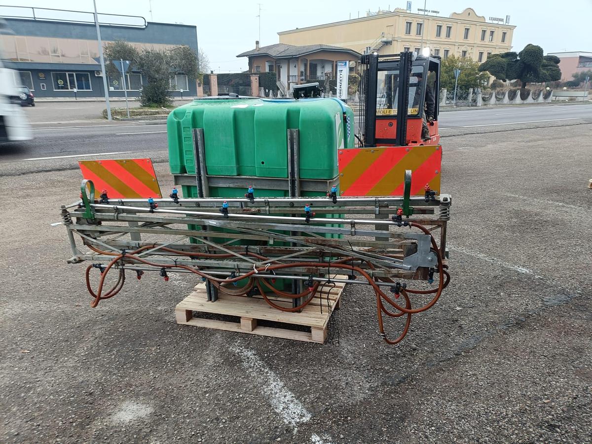 Usato botte da diserbo Caffini da 6q con barre