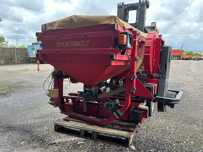 Usato Seminatrice di precisione MaterMacc- 8 file