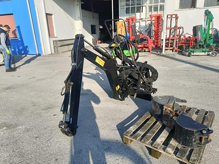 Usato Braccio per trattore agricolo o bobcat- CE