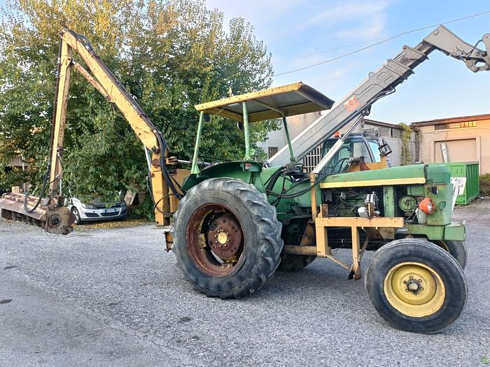 Usato John Deere 2120 con braccio Procmas da 6 m