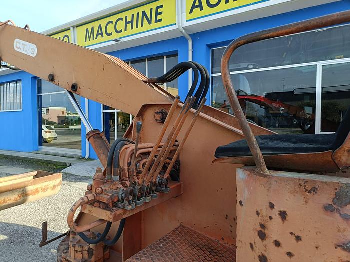 Usato Caricaletame Tomenzoli trainato- staffe idrauliche