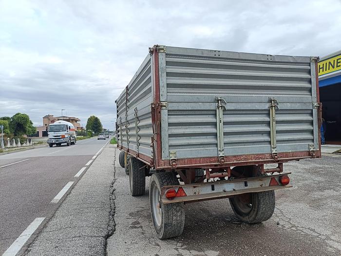 Usato Rimorchio Mutti con sponde zincate- trilaterale