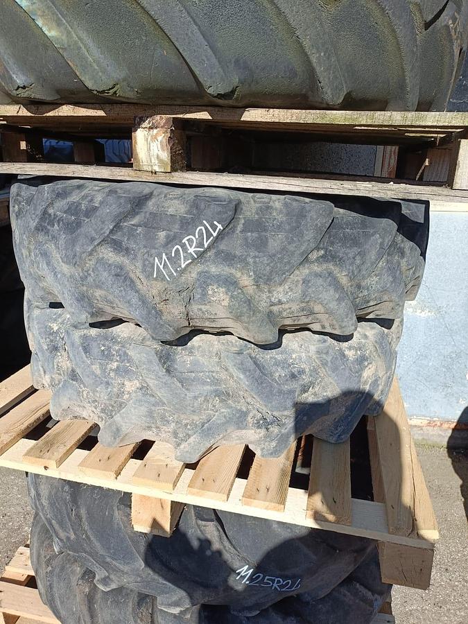 Usato Gomme varie per trattore agricolo o rimorchio (3)