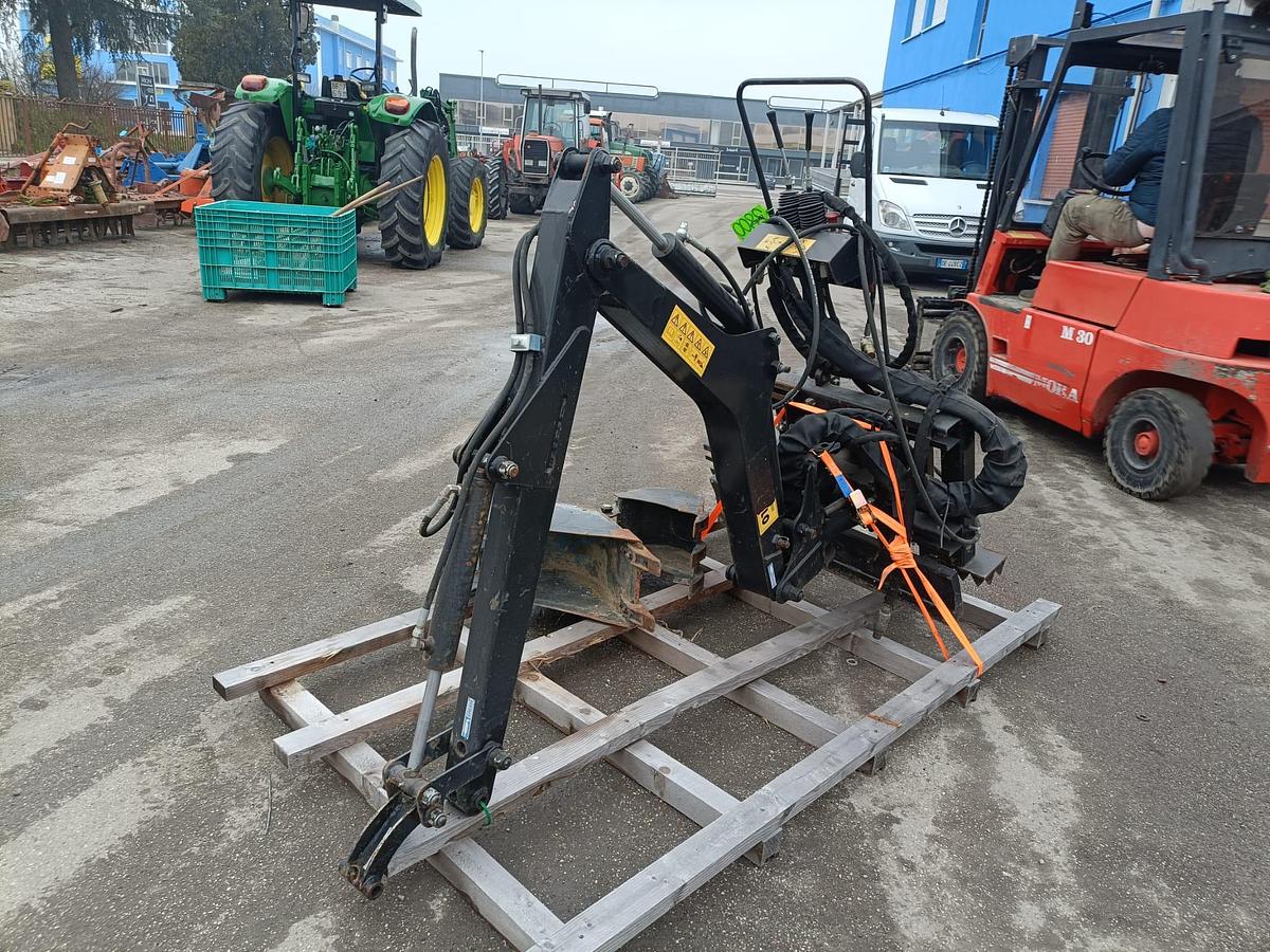 Usato Braccio per trattore agricolo o bobcat- CE