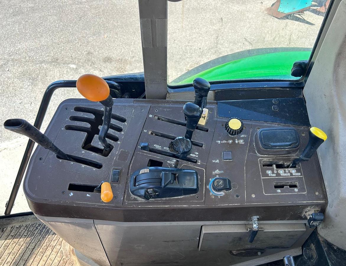 Usato John Deere 6520 SE