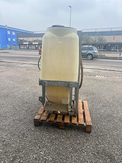 Usato Botte per diserbo da 6 quintali senza archi