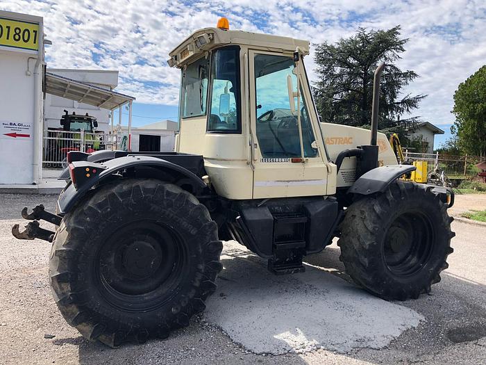 Usato Fastrac JCB 175- traino 200q- Velocità 65 km h