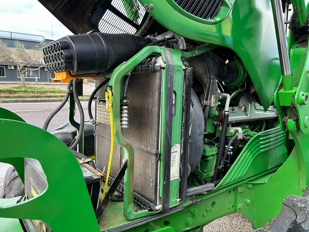 Usato John Deere 6630 con caricatore JD653