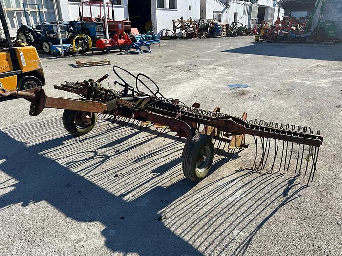 Usato Rastrella idraulica da 4 metri