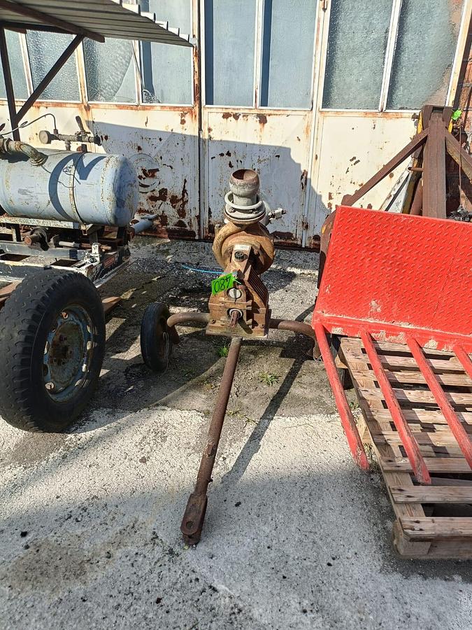 Usato Pompa per acqua marca Caprari con ruote a cardano