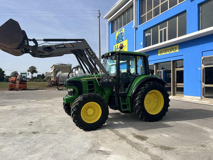 Usato John Deere 6130 caricatore Mailleux T408
