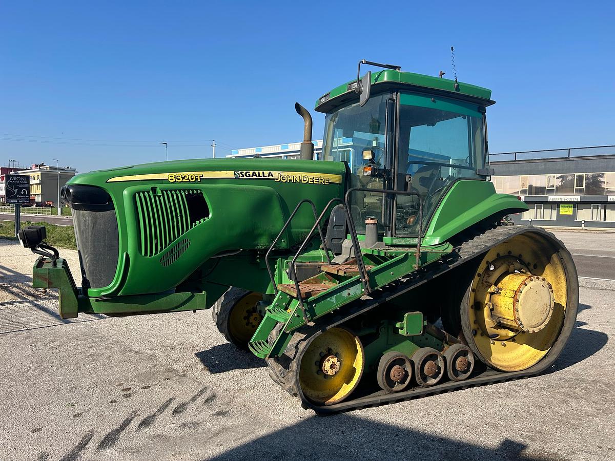 Usato John deere 8320 T cingolato 