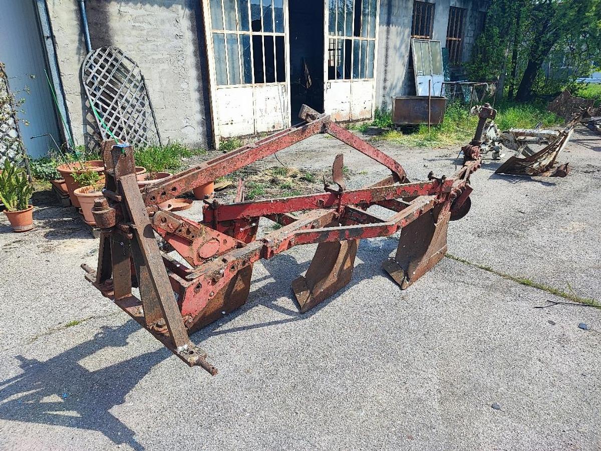 Usato Aratro trivomere Rossetto