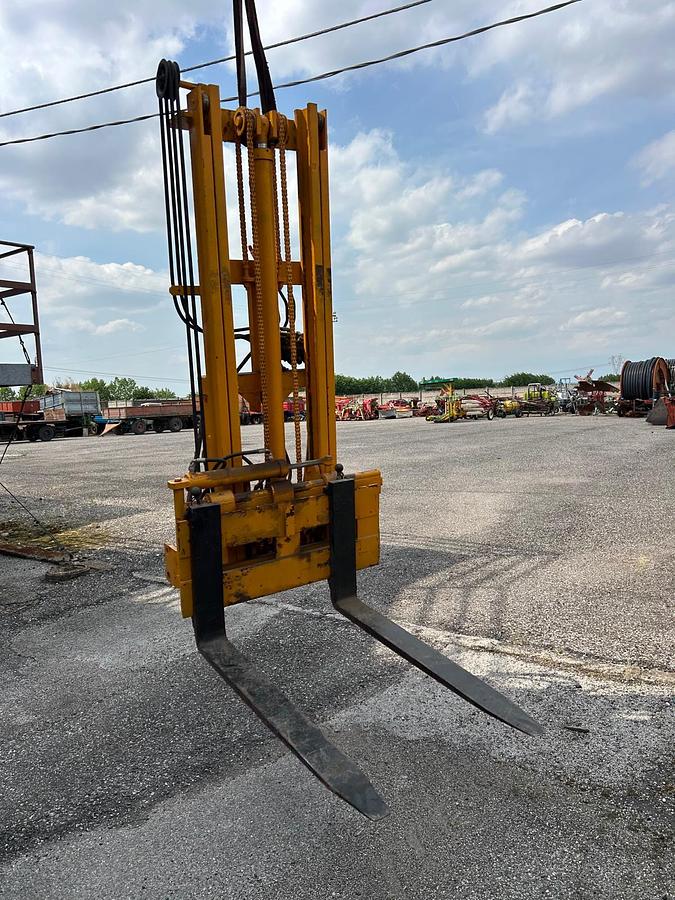 Usato Muletto posteriore con forche- alt 3,50m