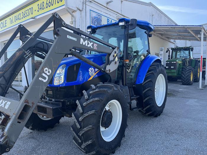 Usato New Holland TD 5.95-anno 2014-caricatore MX U8