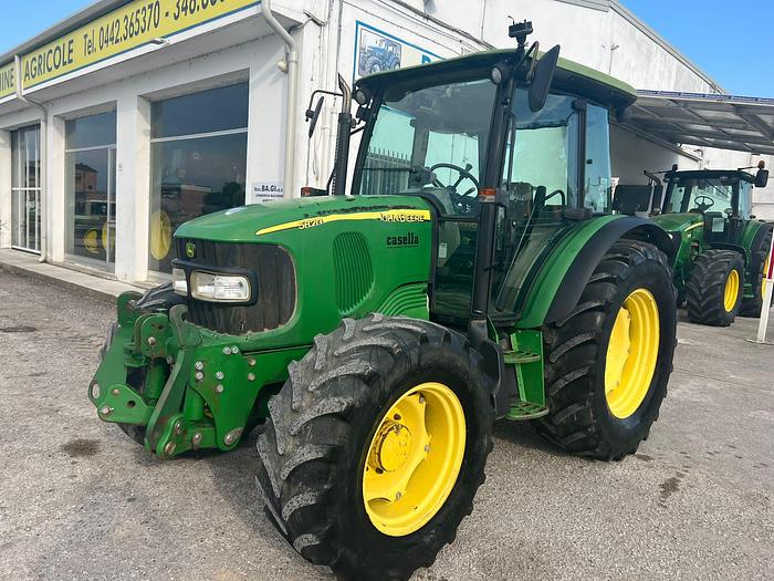 Usato John Deere 5820- freni ad aria- sollevatore ant.