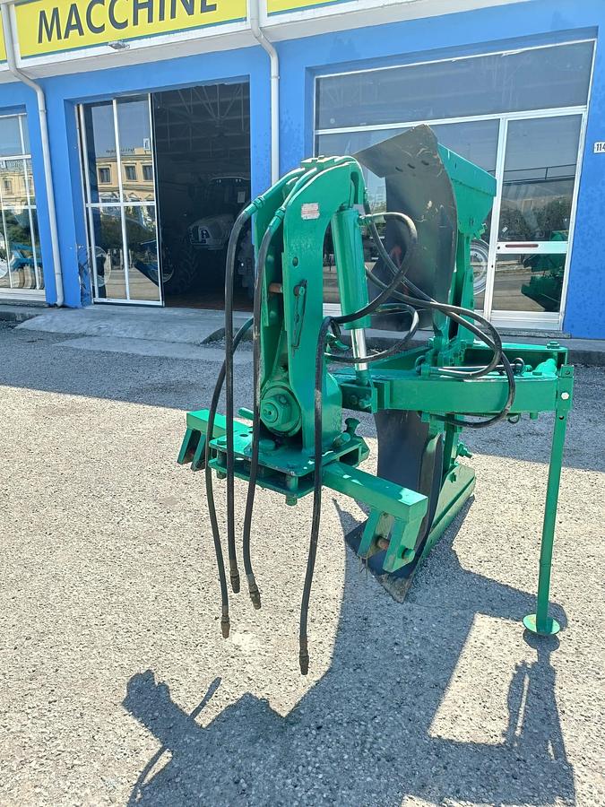 Usato aratro monovomere voltaorecchio Lago tutto idraulico