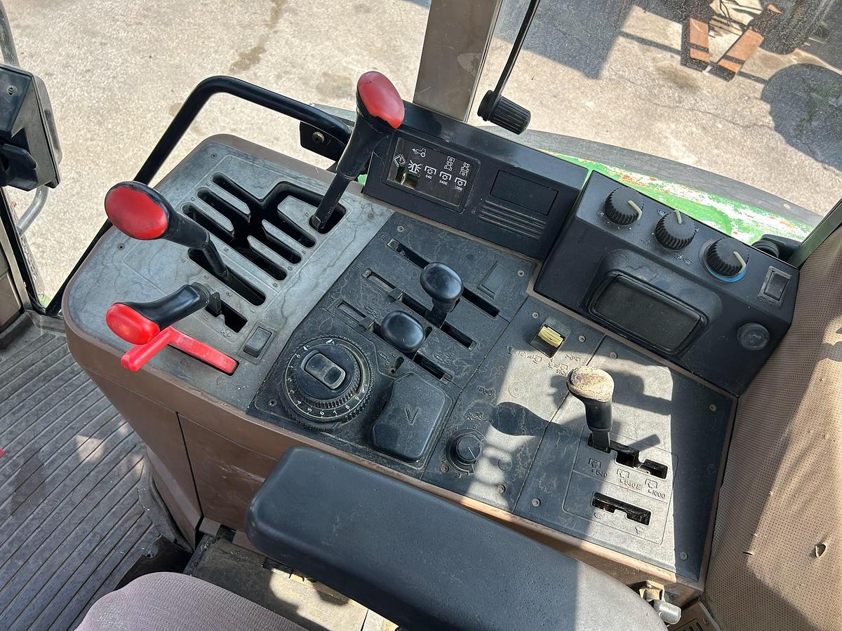 Usato John Deere 6200 caricatore con forche