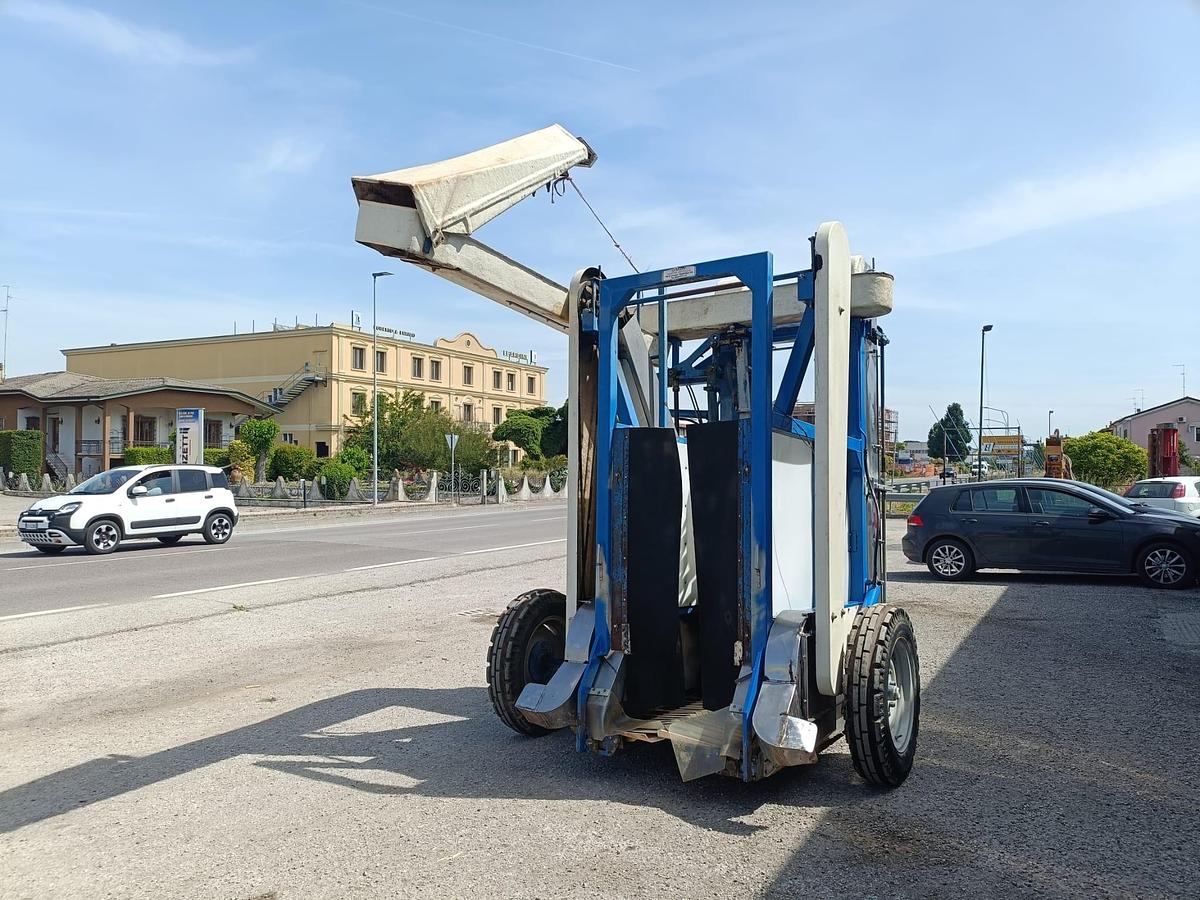Usato vendemmiatrice Volentieri trainata idraulica